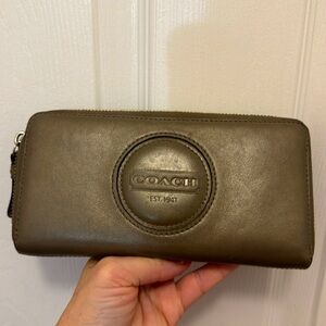 Coach wallet, bronze